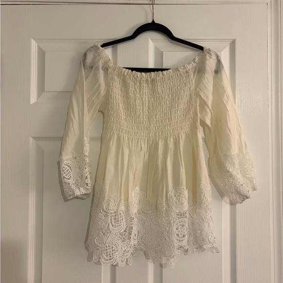Elegant Off-Shoulder White Lace Top - Picture 2 of 2